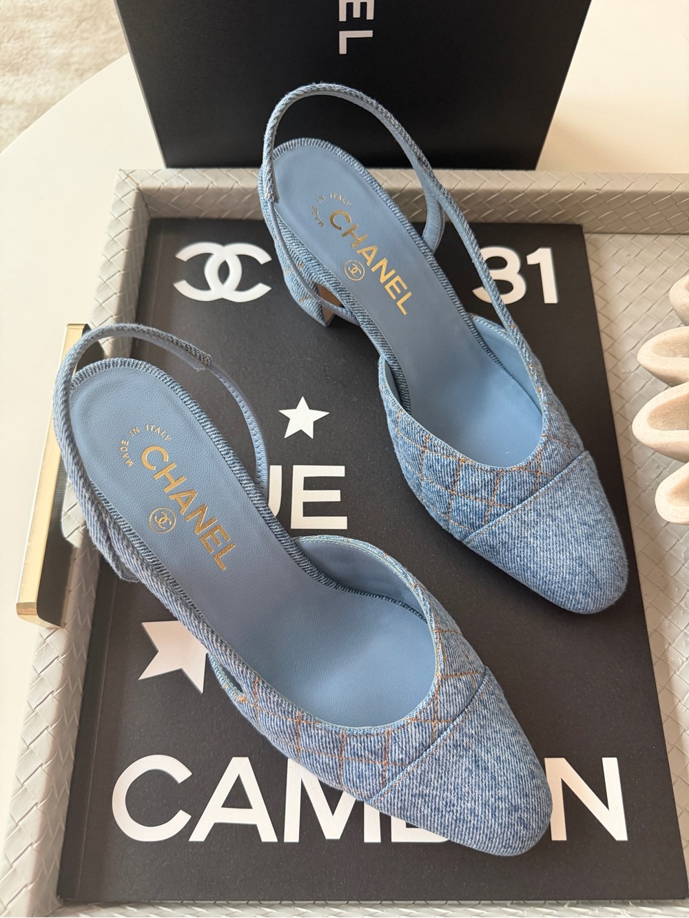 Chanel 26B CC Logo Light Blue Quilted Denim Jean Slingback Pumps Chunky Heel 38 - Picture 12 of 16